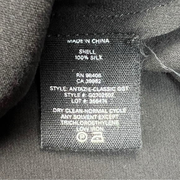 Theory Black Antazie Silk Keyhole Neck Crew Neck Short Sleeve Top In Size P - Picture 8 of 8